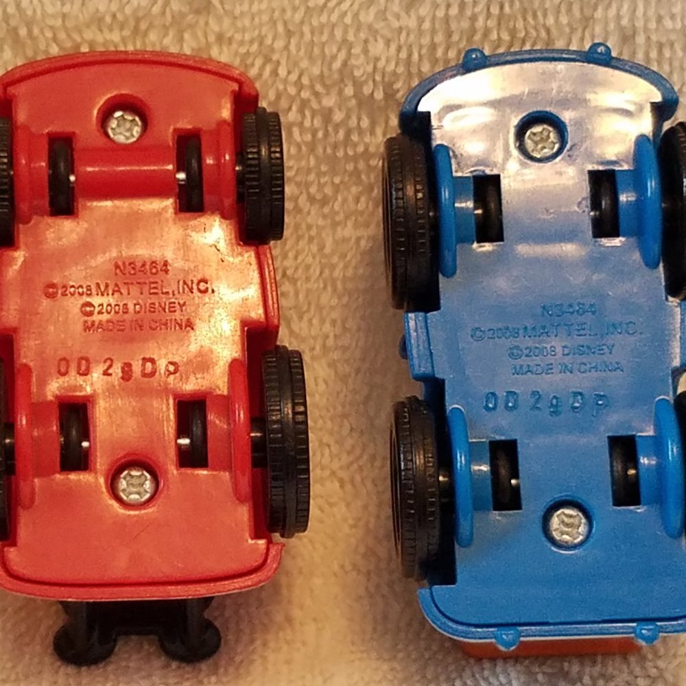 Lot of 2 Disney Mickey Mouse & Donald Duck Toy Cars Mattel 2008 - Picture 5 of 5